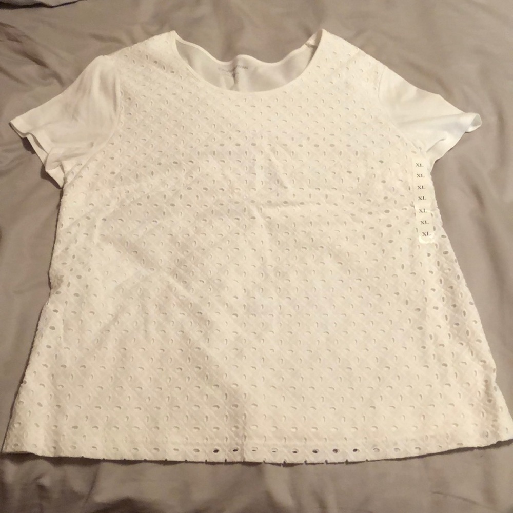 Cute white lace floral t-shirt